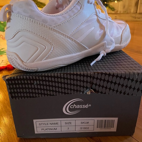 Chassé White Cheer Shoes - Picture 2 of 2